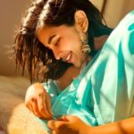Komalee Prasad Instagram – Sunset Aesthetics and some feminity 🌤️🌻🦋♥️
.
.
.
.
#goldenhour