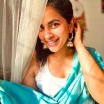 Komalee Prasad Instagram – Sunset Aesthetics and some feminity 🌤️🌻🦋♥️
.
.
.
.
#goldenhour