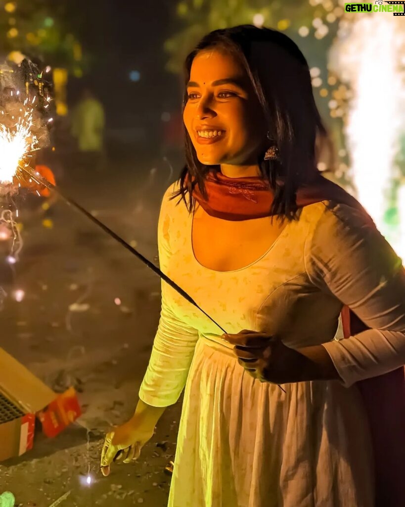 Komalee Prasad Instagram - Diwali 🎇🪔❤