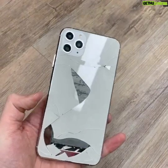 Konstantin Pavlov Instagram - На сколько денег я влетел? 😭 #iphone #crash