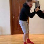 Konstantin Pavlov Instagram - Вы давно дрались? 🤗 Меня как то спросили, Костя, ты давно дрался? Серьезно, именно так и спросили! Я начал вспоминать и понял, что дрался реально давно, сам себе не верю, но до лет 13-14 был вообще драчуном (от слова драка), и был случай, ко мне подошёл мой друг Серега Зарипов, и говорит, меня ударил Серега косой, а косой нас на года три был старше! Я пошёл и отдубасил Косого, отвечаю, зуб даю на пацана, та ко было 🤗 после этого я вроде ни разу не дрался и воообще теперь крайне спокойный человек! А вы давно дрались?