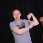 Konstantin Pavlov Instagram - С детства хотел на себе все проверять, и никогда бы не подумал, что будет в жизни такой момент, когда меня попросят протестировать свою продукцию такая компания, как Gillette @gilletterussia Дело в том, что у них вышла новая коллекция антиперсперантов Gillette Power Rush, они не простые, а с микрокапсулами, собственно, это меня больше всего и заинтересовало. Конечно, я предложил проверить их продукцию в боевых условиях, довести себя до такого состояния, чтобы вспотеть и посмотреть, как работают их антиперсперанты, которые ещё и борется с неприятным запахом! Ведь Gillette - лучше для мужчины нет, но нужно еще доказать! #Gillette #GilletteAP #антиперспирант