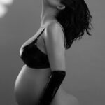 Kourtney Kardashian Barker Instagram – @vanityfairitalia 🖤