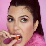 Kourtney Kardashian Barker Instagram – Glow up alert! Lol 🍑✨ Lemme Glow has officially arrived on lemmelive.com. 
 
We spent over two years perfecting this formulation, and it is the ULTIMATE beauty gummy for thicker, fuller hair and clearer skin… 💅🏼🎀
 
Fun fact: Our Glow collagen gummy contains a mineral complex with 72 ionic trace minerals from Utah’s Great Salt Lake, giving you that radiant, dewy glow. ✨✨