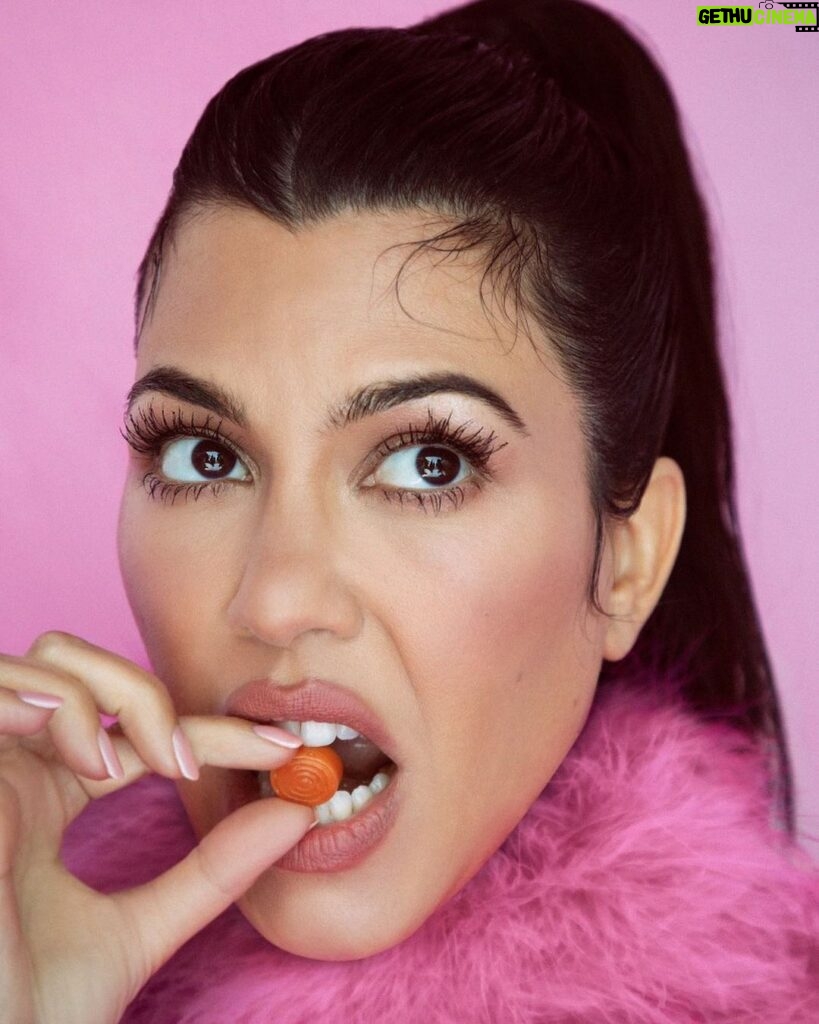 Kourtney Kardashian Barker Instagram - Glow up alert! Lol 🍑✨ Lemme Glow has officially arrived on lemmelive.com.    We spent over two years perfecting this formulation, and it is the ULTIMATE beauty gummy for thicker, fuller hair and clearer skin… 💅🏼🎀   Fun fact: Our Glow collagen gummy contains a mineral complex with 72 ionic trace minerals from Utah's Great Salt Lake, giving you that radiant, dewy glow. ✨✨