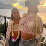 Kourtney Kardashian Barker Instagram - Still beaming with joy from the l week I had taking 7 girls to Hawaii to celebrate my daughter’s birthday. Beyond grateful for memories that will last a lifetime. Pure magic 🌈✨ Kauai,Hawai