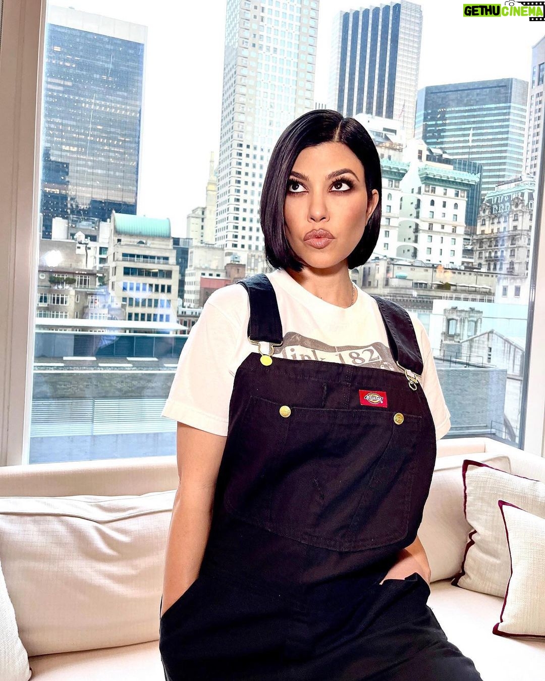 Kourtney Kardashian Barker Instagram - rock shows and sights.