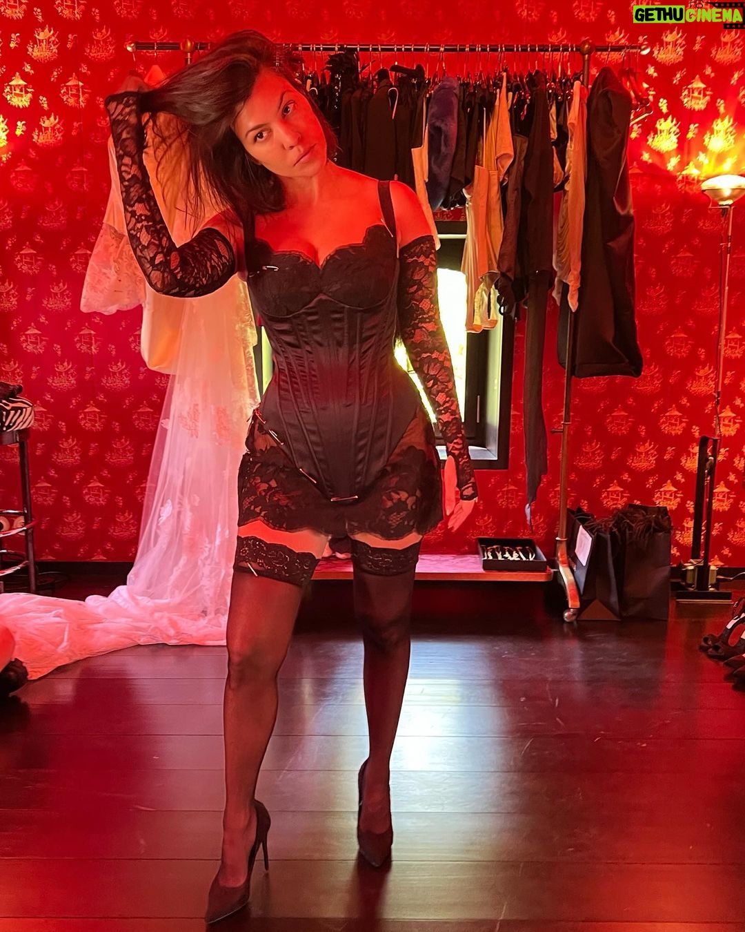 Kourtney Kardashian Barker Instagram - reception etc 🖤