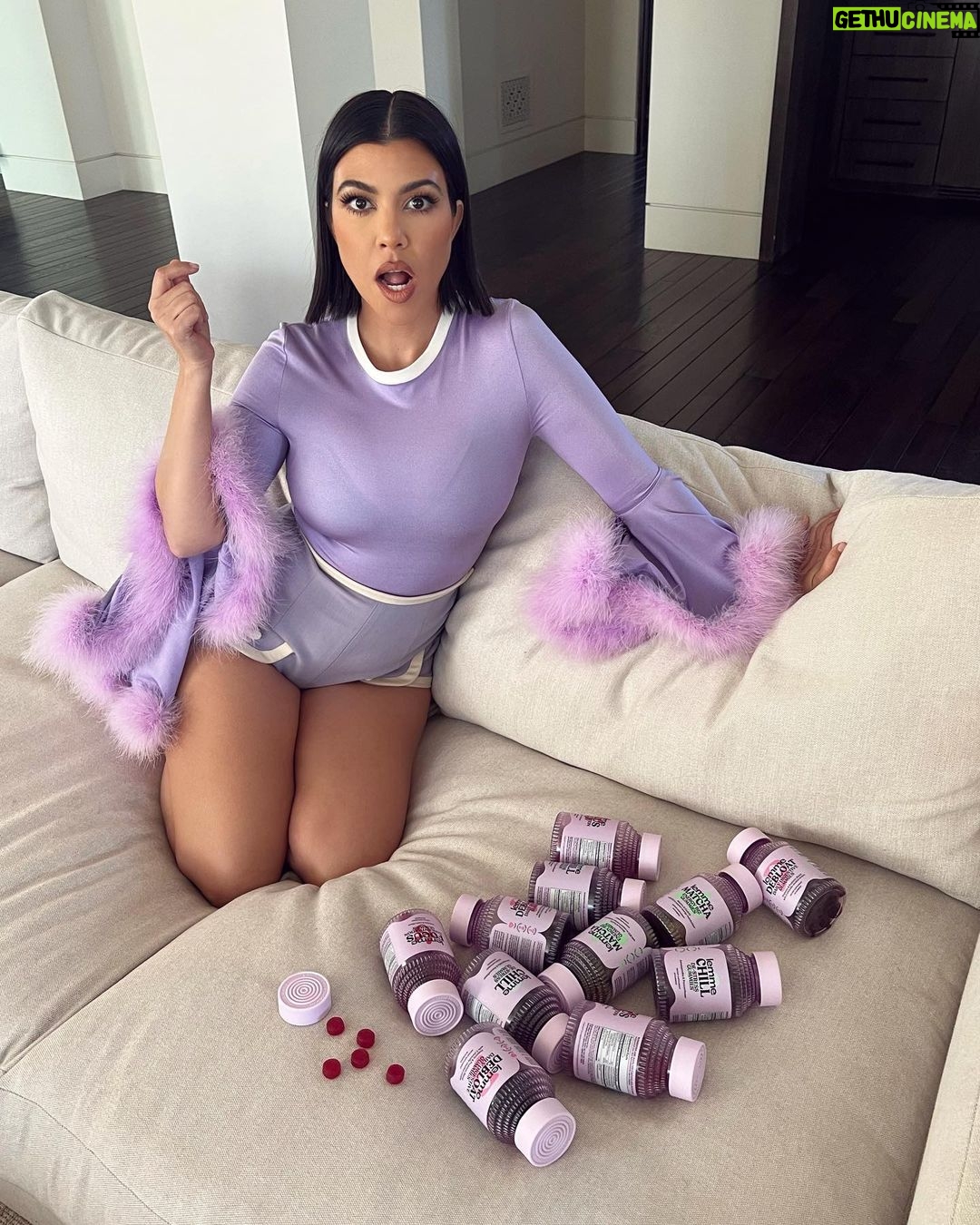 Kourtney Kardashian Barker Instagram - Hiiiiiiiiii I am obsessed with our @lemme bottles and lemme tell you why. It is important to me that each of Lemme’s bottles and caps are made of 100% post-consumer recycled plastic, (no virgin plastic)!✨Our mailers and shipping boxes are 100% recyclable, biodegradable, compostable, and made with FSC-certified paper. Through our partnership with Carbonfund, we provide carbon-neutral shipping by offsetting the footprint of every Lemme shipment. Through our partnership with non-profit One Tree Planted, we’ve committed to planting thousands of trees each year to restore forests in order to create habitats that support biodiversity and make a positive social impact around the world 🌳🫶🏼🌎. In @lemme land, we know that being a truly sustainable company is a forever project. We’re focused on doing better with every choice we make. Period 💜.
