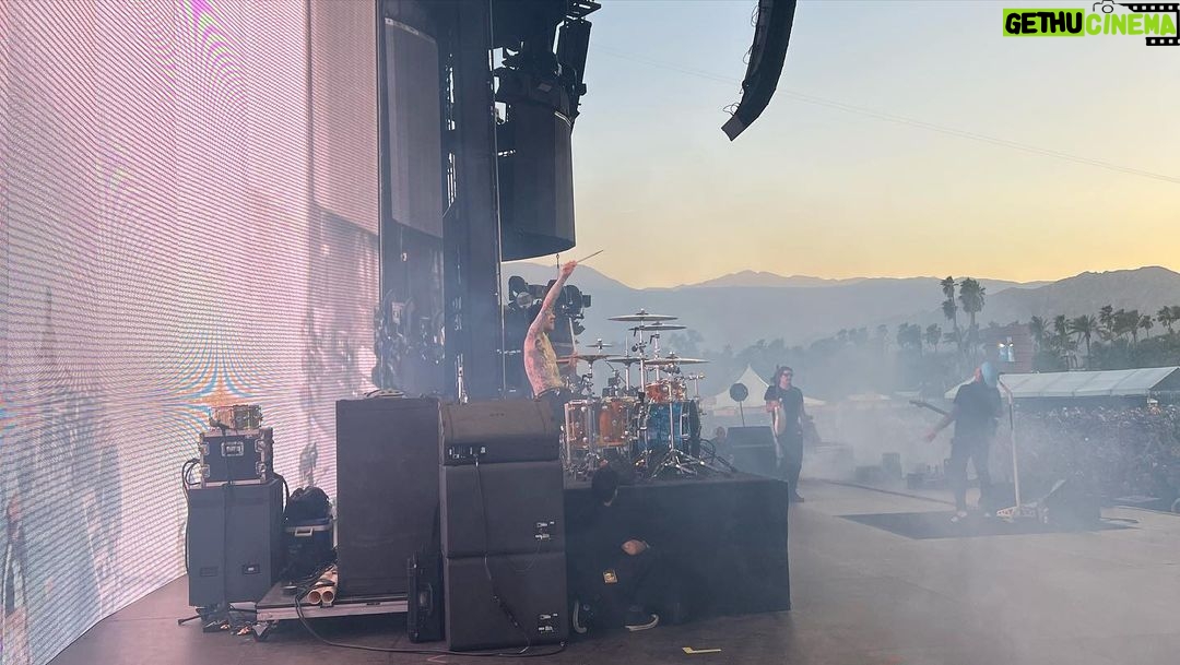 Kourtney Kardashian Barker Instagram - My first @blink182 show! Coachella Valley