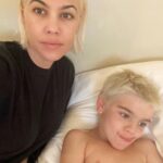 Kourtney Kardashian Barker Instagram - 🖼️✌🏼🏍️♊️🖤🪩🌴😎🚦