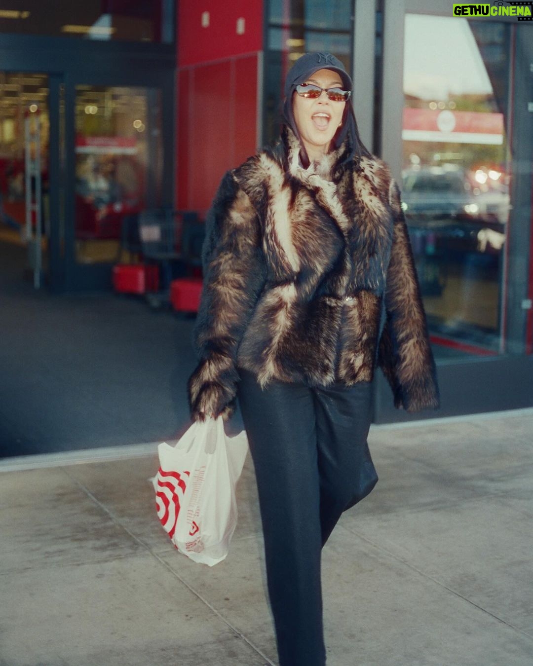 Kourtney Kardashian Barker Instagram - Lemme stocked on the Target shelf aisles is one of the few things that could get me out of my baby bliss bubble for an hour ! It was on our vision board for what I wanted for this little company before we ever launched… such a pinch me, dream come true moment… 🙏🏼✨🎯