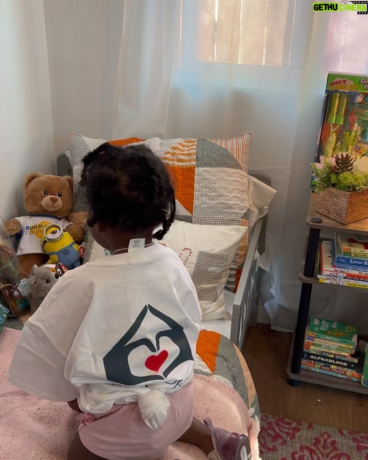 Kourtney Kardashian Barker Instagram - It has become a Christmas tradition for me and my kids to join one of my favorite organizations @asenseofhomeorg in creating a home for a foster youth who has aged out of the foster system. We start with a full truck and an empty house and put our love and energy into unloading furniture, bedding, mattresses, towels, kitchen utensils and so much more and putting it all together and in place. We also brought a Christmas tree, gifts, and stockings to spread a little Christmas cheer! It was a pleasure and an honor to help put together a space for Taquisha and her 2 year old and 9 month old daughters for them to create beautiful memories in together. Taquisha overcame homelessness to secure a roof over her daughters’ heads, and next year she’s starting her journey towards achieving her dream of becoming a real estate agent! She’s such an inspiration, and I pray that all of her dreams come true and that she felt so much love and support during our day together. I pray that her new home is filled with peace and love.
