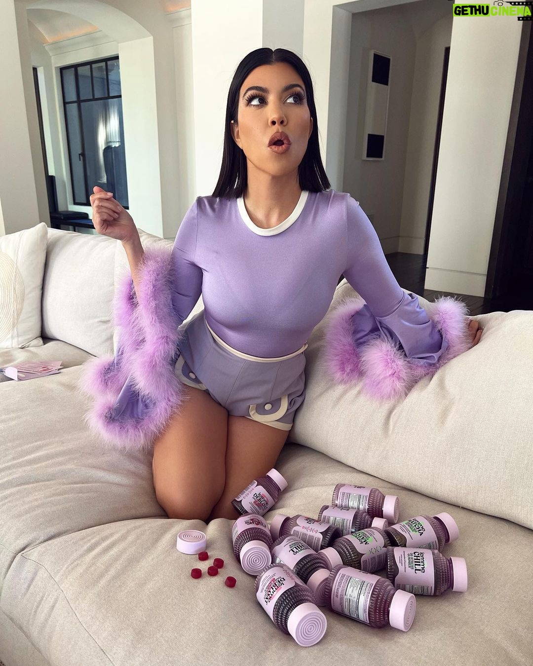 Kourtney Kardashian Barker Instagram - Hiiiiiiiiii I am obsessed with our @lemme bottles and lemme tell you why. It is important to me that each of Lemme’s bottles and caps are made of 100% post-consumer recycled plastic, (no virgin plastic)!✨Our mailers and shipping boxes are 100% recyclable, biodegradable, compostable, and made with FSC-certified paper. Through our partnership with Carbonfund, we provide carbon-neutral shipping by offsetting the footprint of every Lemme shipment. Through our partnership with non-profit One Tree Planted, we’ve committed to planting thousands of trees each year to restore forests in order to create habitats that support biodiversity and make a positive social impact around the world 🌳🫶🏼🌎. In @lemme land, we know that being a truly sustainable company is a forever project. We’re focused on doing better with every choice we make. Period 💜.