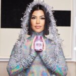 Kourtney Kardashian Barker Instagram - It's the most wonderful time of the year ❄️🌨️✨   Sooooo our @lemme holiday shop just launched just in time! From digital gift cards with personalized notes to building your own gummy bundle (choose 3 of your favorites) – it’s a Lemme land extravaganza!