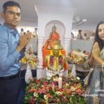 Kranti Redkar Instagram - आज महापरिनिर्वाण दिनानिमित्त मुंबई येथे आपल्या देशात सिंघम अधिकारी मा श्री समीर वानखेडे साहेब आणि आपल्या माऊली सिने अभिनेत्री सौ क्रांती ताई रेडकर वानखेडे यांनी डॉ बाबासाहेब आंबेडकर यांना अभिवादन केले #mahaparinirvandiwas #drbabasahebambedkar #krantiredkar #sameerwankhede Mumbai - मुंबई