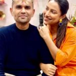 Kranti Redkar Instagram - To have successful relationship.. just let them be … ❤️