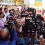 Kranti Redkar Instagram – आज महापरिनिर्वाण दिनानिमित्त मुंबई येथे आपल्या देशात सिंघम अधिकारी मा श्री समीर वानखेडे साहेब आणि आपल्या माऊली सिने अभिनेत्री सौ क्रांती ताई रेडकर वानखेडे यांनी डॉ बाबासाहेब आंबेडकर यांना अभिवादन केले #mahaparinirvandiwas #drbabasahebambedkar #krantiredkar #sameerwankhede Mumbai – मुंबई