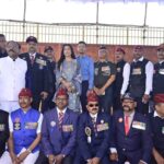 Kranti Redkar Instagram - आज महापरिनिर्वाण दिनानिमित्त मुंबई येथे आपल्या देशात सिंघम अधिकारी मा श्री समीर वानखेडे साहेब आणि आपल्या माऊली सिने अभिनेत्री सौ क्रांती ताई रेडकर वानखेडे यांनी डॉ बाबासाहेब आंबेडकर यांना अभिवादन केले #mahaparinirvandiwas #drbabasahebambedkar #krantiredkar #sameerwankhede Mumbai - मुंबई