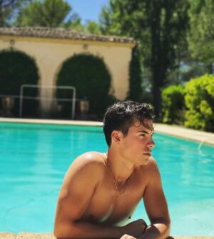 Kresh Instagram - ☀️☀️☀️