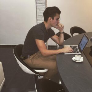 Kresh Instagram - Y'a que les nuls qui trouveront toujours des prétextes 🎵