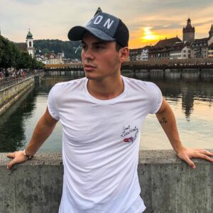 Kresh Instagram - Swiss sunset 🇨🇭