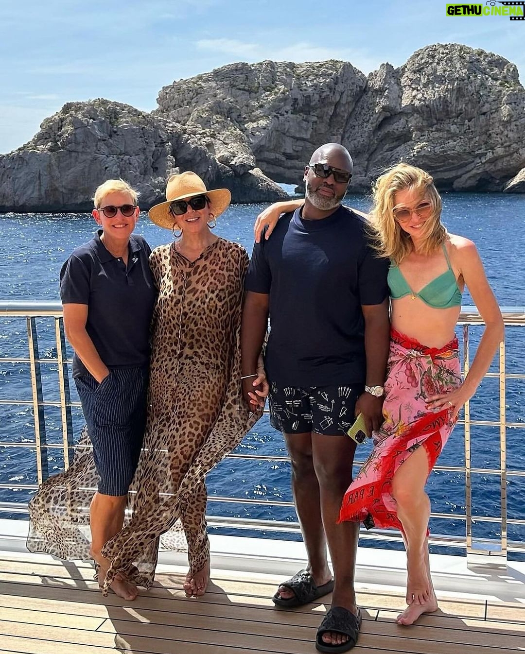 Kris Jenner Instagram - Reflecting on a year filled with friendship, love, blessings, and wonderful memories I’ll cherish forever. Thank you for being there through it all. I wish for you all a 2024 filled with love, adventure, happiness and peace. Happy New Year! #NewYear #HappyNewYear ♥️🥂
