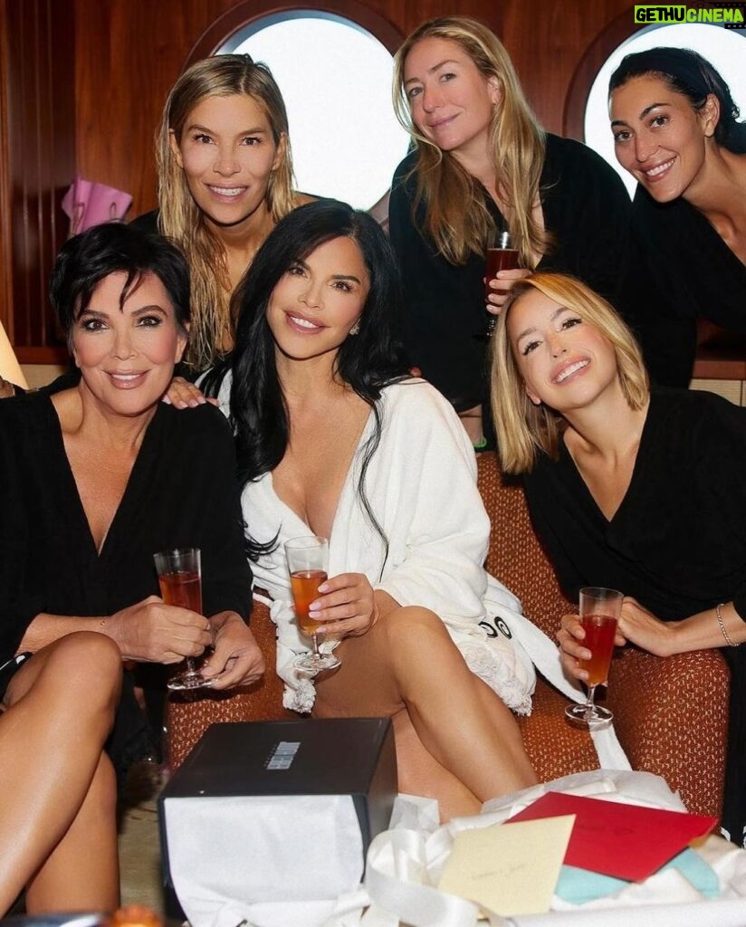Kris Jenner Instagram - Happy birthday to my beautiful girlfriend @laurenwsanchez!!!! You are the brightest and most magical soul and I adore you… You are so special (and you can actually fly a helicopter!!!) You are an amazing mom, fiancé, sister, daughter, and girlfriend, and I am so blessed to have you and Jeff in our lives. We have made the most delicious memories together and I can’t wait to make more!!! I hope you have the best birthday filled with family and friends and all of your dreams. Come true!! I love you so much. ❤️🥰😍 @laurenwsanchez @jeffbezos