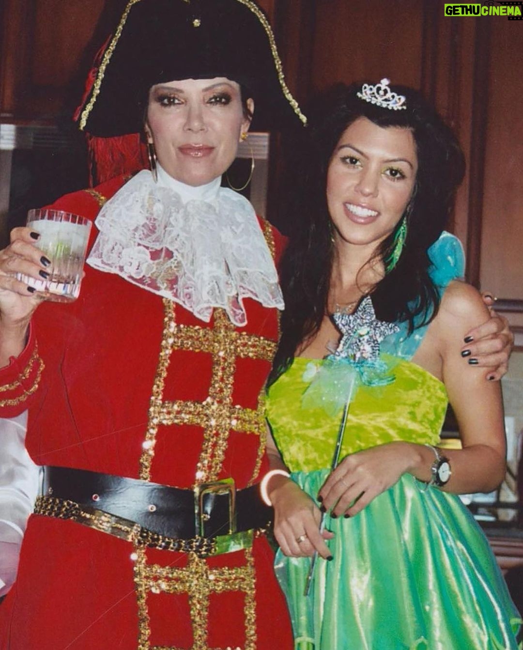Kris Jenner Instagram - Happy Halloween 🎃🧙🏼♀️💀👻