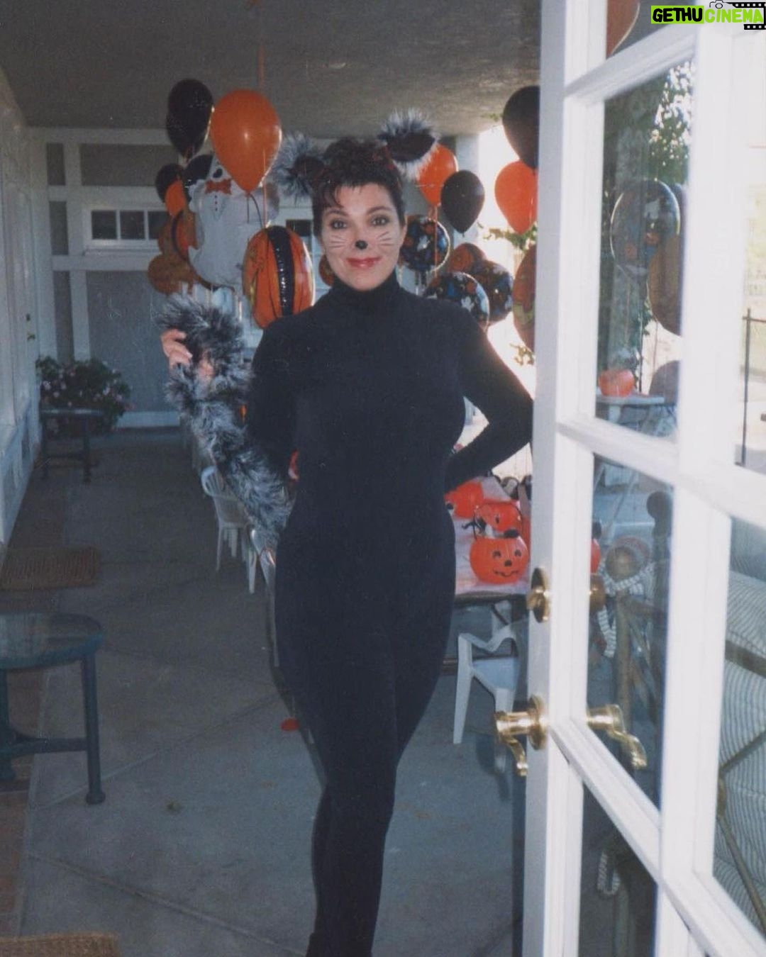Kris Jenner Instagram - Some of my favorite Halloween memories 🎃💀❤️ #Halloween #ThisIsHalloween