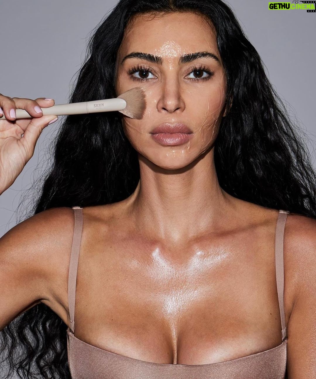 Kris Jenner Instagram - Kim’s new @SKKN Resurfacing Pumpkin Enzyme Mask and Treatment Brush coming Oct 4 @kimkardashian Developed with cutting-edge biotechnology, our rinse-off exfoliating mask launches on October 4th alongside our application brush. Join the waitlist at the link in bio to shop first.