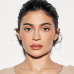 Kris Jenner Instagram - Kylie’s brand new Power Plush Longwear Concealer is coming September 27!!! @kyliecosmetics #repost @kyliejenner POWER PLUSH LONGWEAR CONCEALER shade 4.5c. My new hydrating and weightless formula gives you undetectable wear all day long. 40 shades. medium buildable coverage. no creasing, no caking. launching September 27th 🤍KylieCosmetics.com @kyliecosmetics