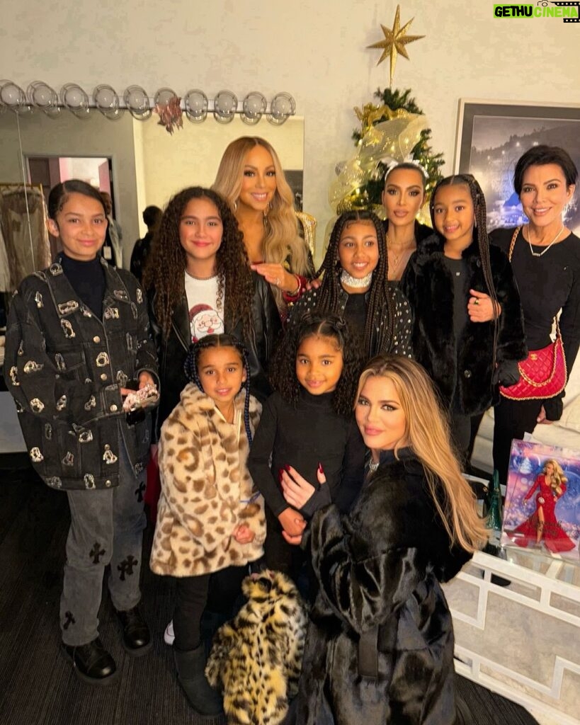 Kris Jenner Instagram - Epic night celebrating with @mariahcarey at the Hollywood Bowl! Thank you for having us Friday night! It was the little’s first concert, and we had such an amazing night and loved seeing Rocky and Monroe perform!!! We love you Mariah!! Have a great show tonight 🎅🏼🎄🎅🏼🎄 @khloekardashian @kimkardashian and thank you @mattel for the beautiful Mariah Carey Barbie dolls!!