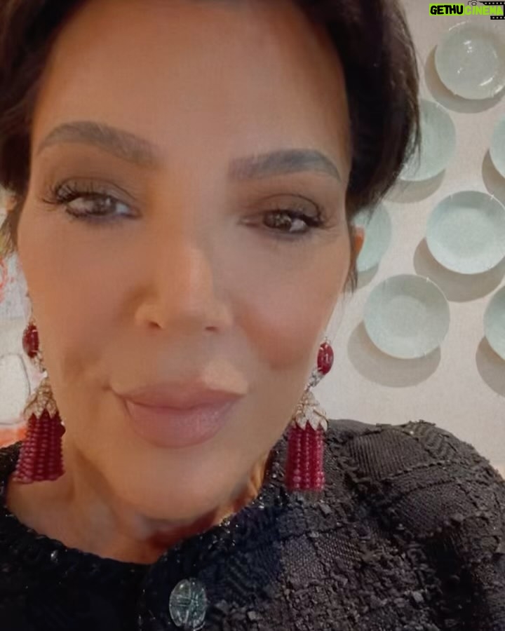 Kris Jenner Instagram - Love this amazing store @josephsaidianandsonsjewelry!! Such fabulous vintage pieces, and it’s so fun to explore and see the amazing selection of jewelry!