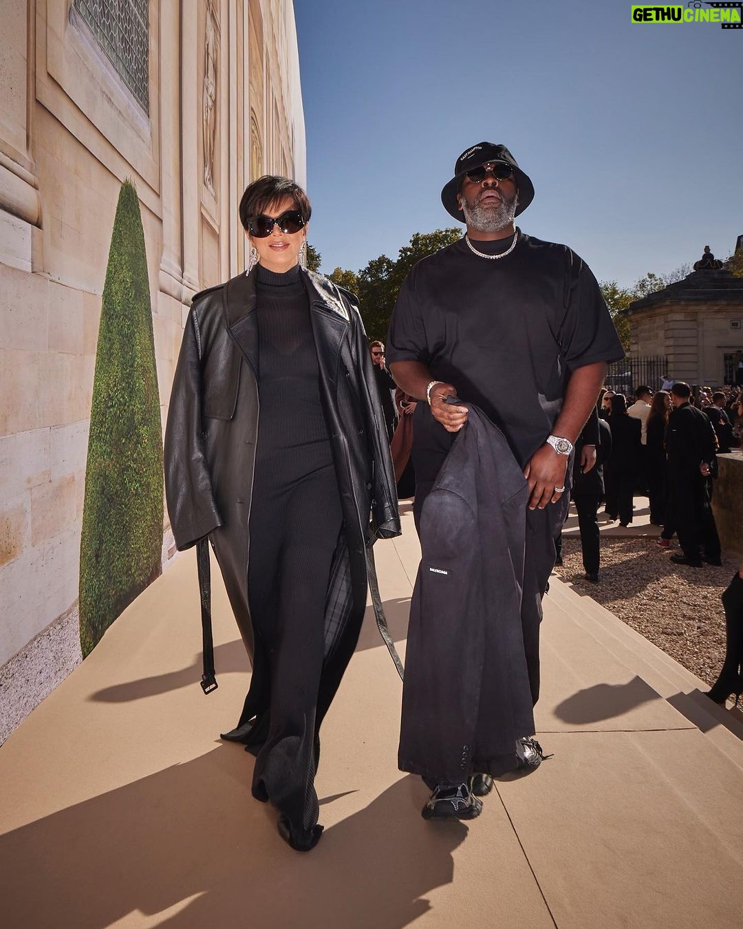 Kris Jenner Instagram - Thank you @balenciaga for the fabulous show!!! @coreygamble @parishilton @nickyhilton #Balenciaga 🇫🇷 #ParisFashionWeek