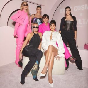 Kris Jenner Instagram - I am the luckiest mommy in the world to share this beautiful life with my five incredible, loving, kind, generous, strong, smart, creative, amazing daughters!!! I thank God every single day for choosing me to be their mommy!! I love you my girls forever and ever ❤️😍🙏🏼 @kourtneykardash @kimkardashian @khloekardashian @kendalljenner @kyliejenner #NationalDaughtersDay