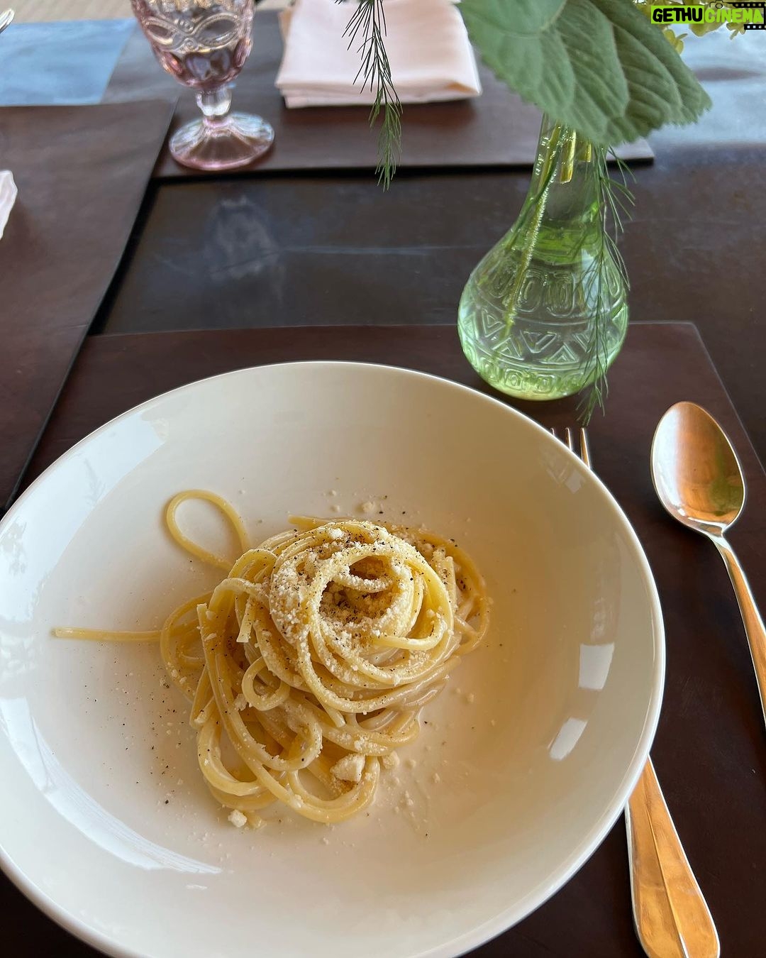 Kris Jenner Instagram - Under the Tuscan sun ๐ฎ๐นโ๏ธ