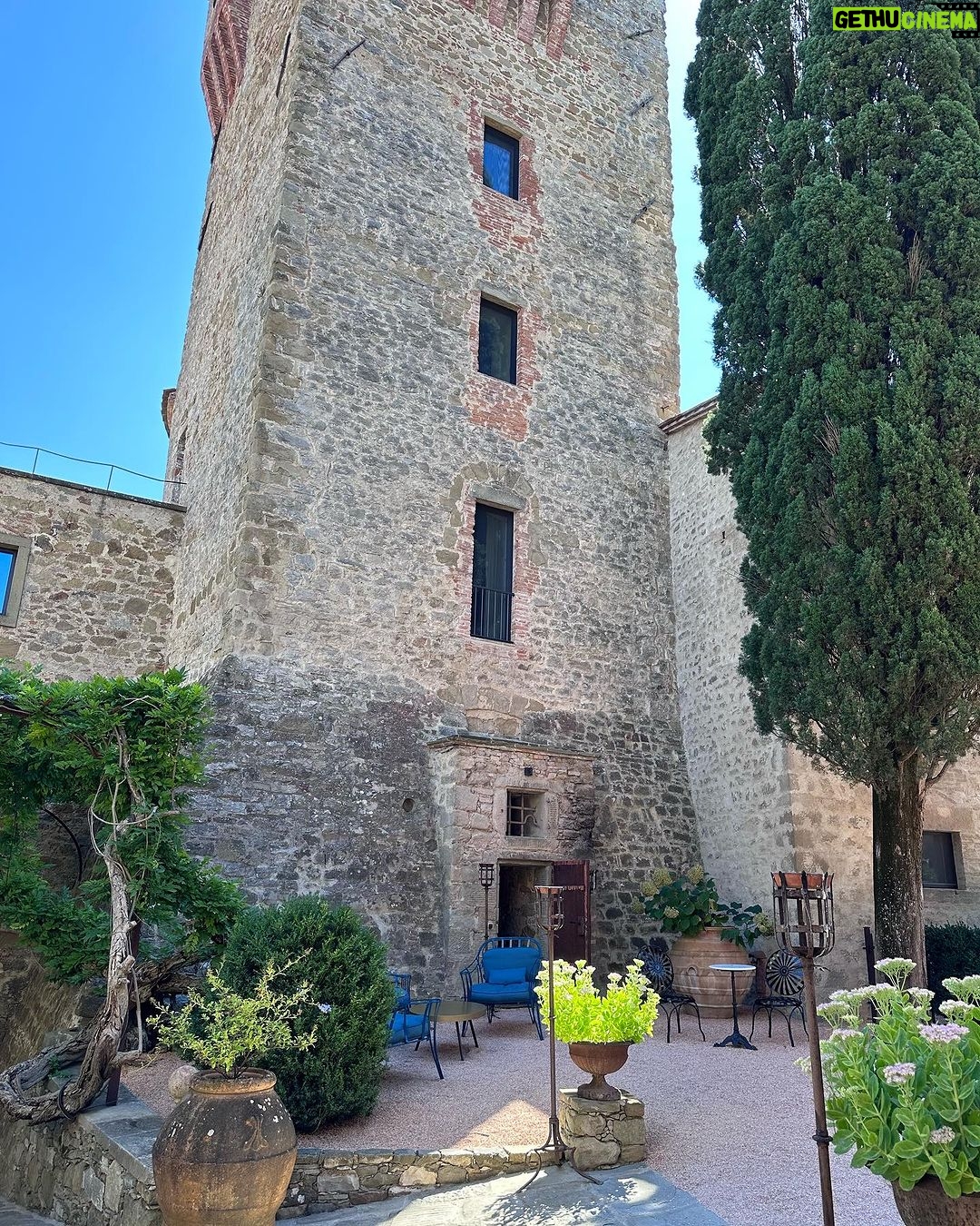 Kris Jenner Instagram - Under the Tuscan sun ๐ฎ๐นโ๏ธ