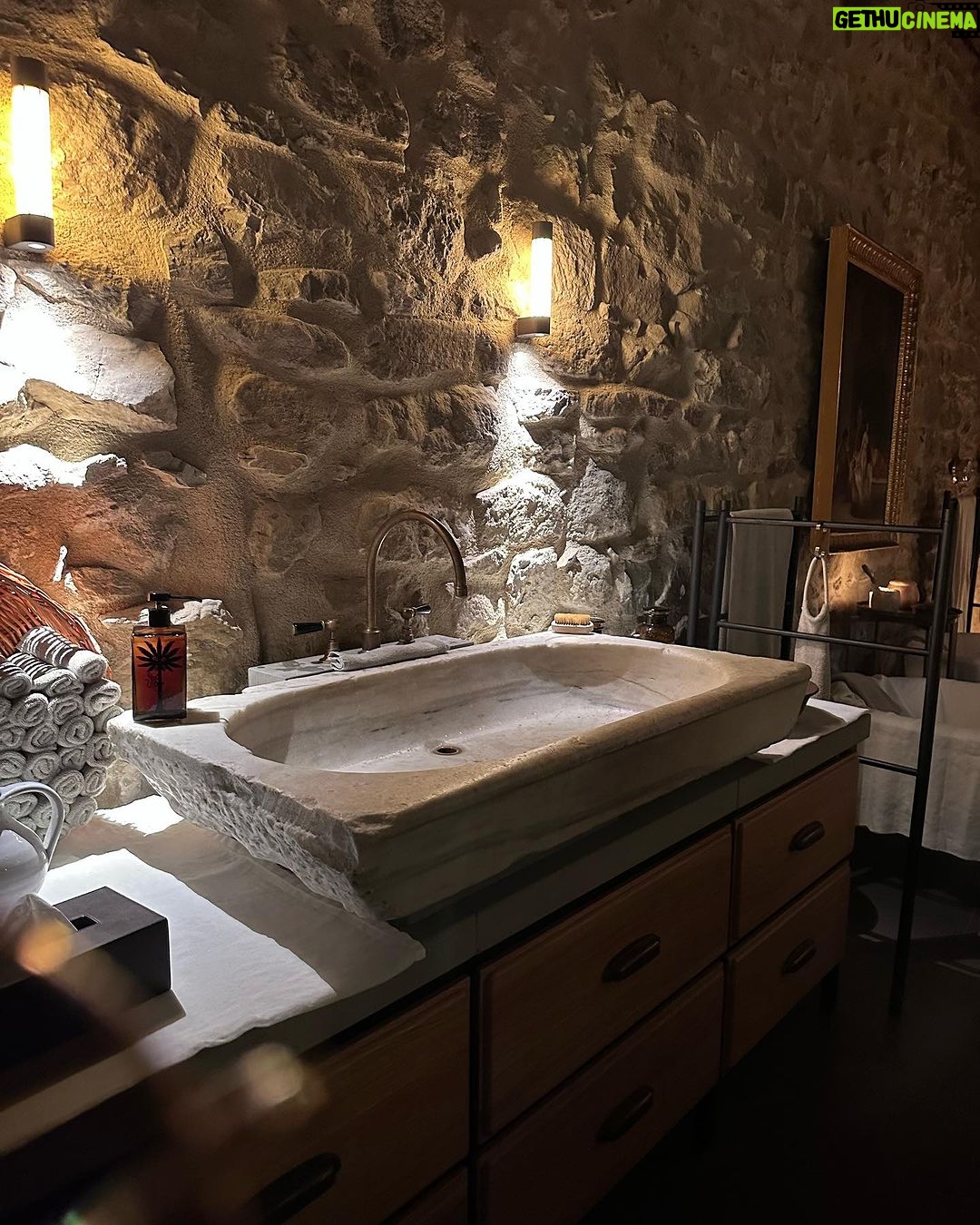 Kris Jenner Instagram - Under the Tuscan sun ๐ฎ๐นโ๏ธ