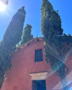 Kris Jenner Instagram - Under the Tuscan sun 🇮🇹☀️