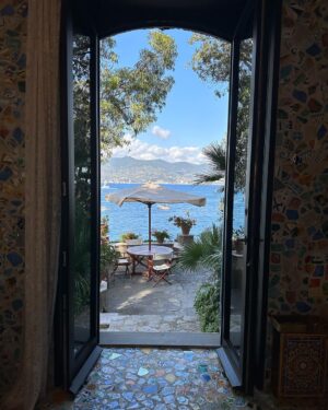 Kris Jenner Instagram - Magical moments in August ☀️🍕🛥️