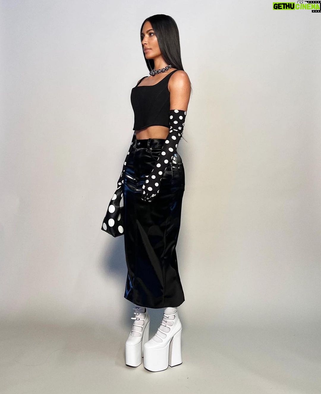 Kris Jenner Instagram - Kim for @marcjacobs FALL 2023 @kimkardashian #MarcJacobs 🤍🖤