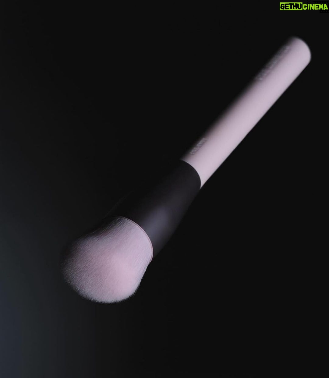 Kris Jenner Instagram - Kylie’s first ever foundation, Power Plush Longwear Foundation, is available NOW at KylieCosmetics.com 🤍 @kyliecosmetics @kyliejenner You will love this blurring, smoothing and hydrating formula! #KylieCosmetics