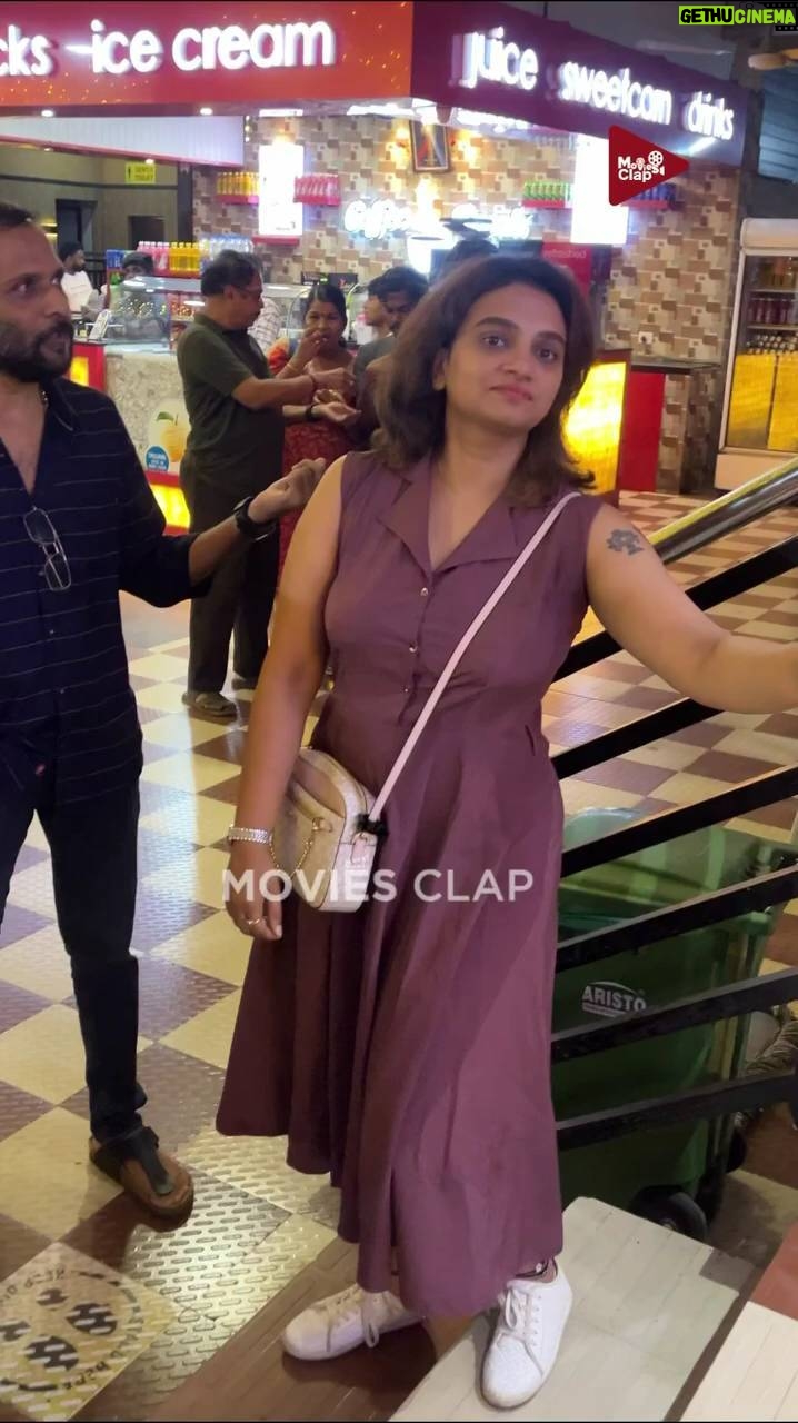 Krishna Praba Instagram - കൃഷ്ണപ്രഭ അമ്മയോടൊപ്പം ' പഴഞ്ചൻ പ്രണയം' മൂവി കാണാൻ വന്നപ്പോൾ.. . . #krishnaprabha #trending #Instagram #instagood #insta #instalove #instareels #reelsofinstagram #viral #reels #shorts #viralreels #viralshorts #trendingshorts #likeforlike #followforfollowback #moviesclap #support