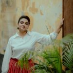 Krishna Praba Instagram - Happy 2024🎊🎉❤️💃 @sajawat_designerhub_bridalshop @styling_by_js @ajesh_pkd @hafizmohammedx @arun_thandav #2024 #happiness #hope #love #new #year Jew Town - Kochi