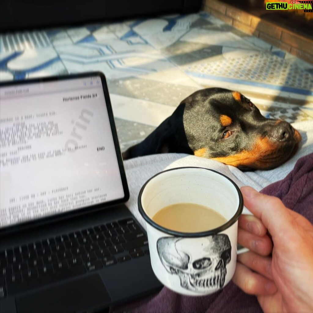 Kristen Holden-Ried Instagram - Mornings be like… He doesn’t understand why I can’t read my script, drink my coffee, and rubs his ears at the same time. Dog’s life.