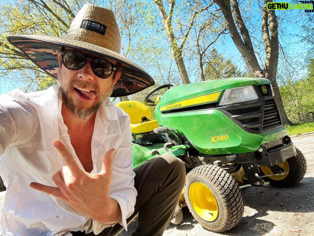 Kristen Holden-Ried Instagram - Oh I’ve got those summer vibes today!!! I’m pimpin’ on my John Deer with an early Friday beer compliments of @bellwoodsbrewpub And yes, you farmer fashion fanatics, the shirt is Armani 😜 Have a great weekend all ! #farmlife
