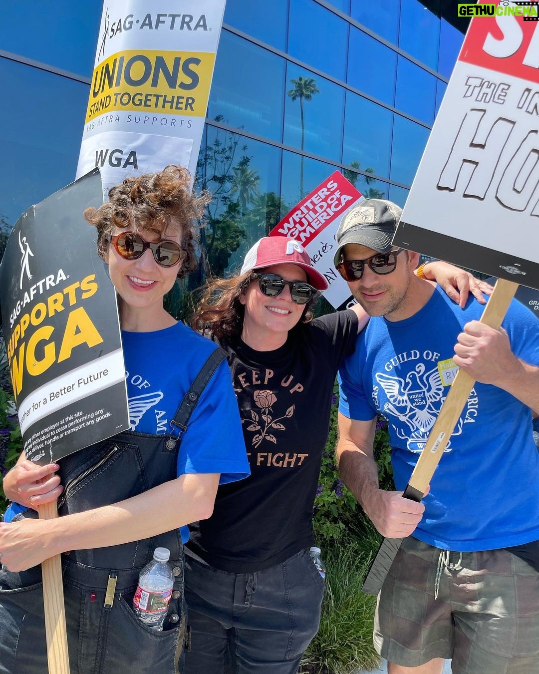 Kristen Schaal Instagram - Great energy on the line today! Loved meeting so many great people. I hope to see you again, Martin! Shout out to the captains over at Netflix. Enthusiastic and inspirational! Keep it up! You got this!