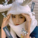 Kung Ching-Ting Instagram - #抽獎 （已開獎） 年末送大家聖誕禮物😍 隨意留言～我會抽5個人寄出小禮包😍 去韓國的時候很多人問我湯姆貓在哪裡買的 馬上萌生來禮物的想法 又怕太廢沒人要😍 所以內容物除了湯姆貓吊飾（可彎曲） 還有香氛蠟燭、小台曆、似顏繪、卡片 這些更廢的可愛東東😍 其餘隨機掉落～～～ 希望我的後宮朋朋喜歡🎄 謝謝各位今年的陪伴 明年會繼續在網絡跟大家見面🥹❤️ 祝大家聖誕快樂✨～～～～～🎄🎁 #merrychristmas #聖誕禮物 【抽獎辦法】 隨意留言，不限次數 啊要追蹤我喔，畢竟是給粉絲朋朋們小回饋 期限今晚至12/27 23:59為止 #愛你們 新北聖誕歡樂城