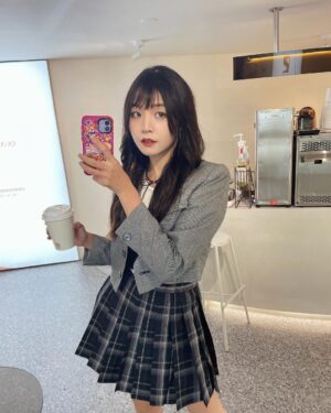 Kung Ching-Ting Instagram - 好，表特版的各位
不是人妻但這個系列給過嗎🥹
#ptt